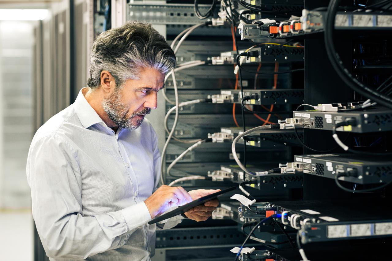 How mobile connectivity improves customer services